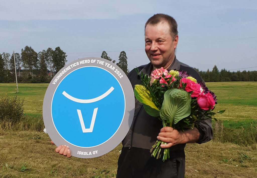 Jari Luukkonen vastaanottaa VG:n palkinnon